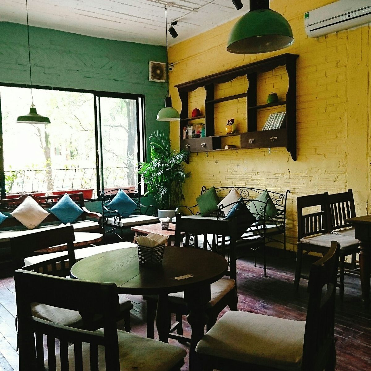 QUÁN CAFE CHO CỘNG ĐỒNG LGBT